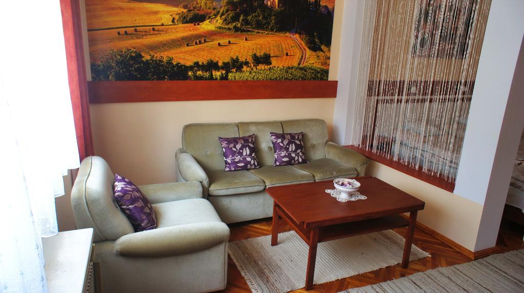 Hajnal Apartman Βίλα Gyula Εξωτερικό φωτογραφία